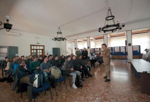 Visita ad Aviano