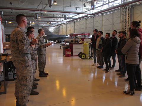 Visita ad Aviano
