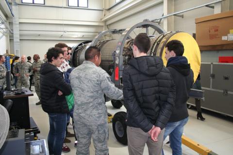 Visita ad Aviano