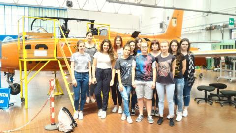 DONNA E MANUTENTORE AERONAUTICO