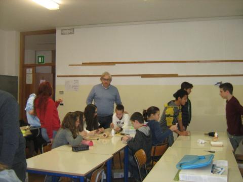 Gli studenti di San Giovanni presso le scuole secondarie di primo grado di Remanzacco e Premariacco per presentare l'Istituto di San Giovanni al Natisone