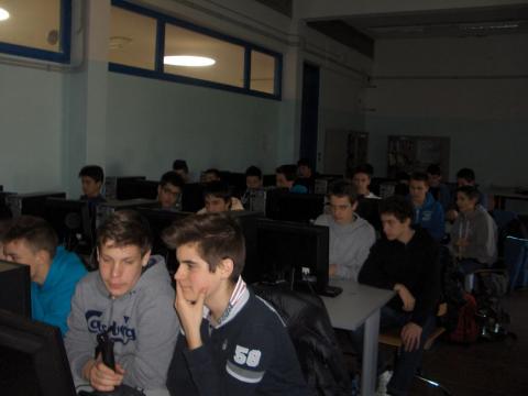 Studenti al corso di volo simulato